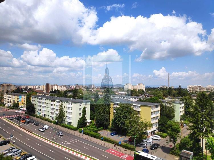 Apartament cu 3 camere decomandat în Calea București