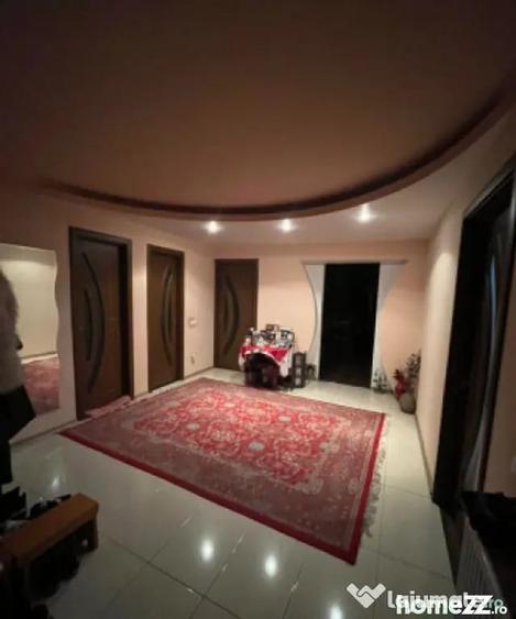 Casă cu 5 camere cu Teren 581 Mp în Central