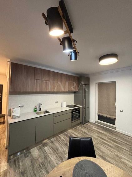 Apartament cu 3 camere decomandat, mobilat în Bună Ziua