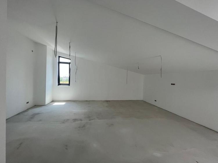 Casă individuală cu 6 camere cu Canalizare în Tunari