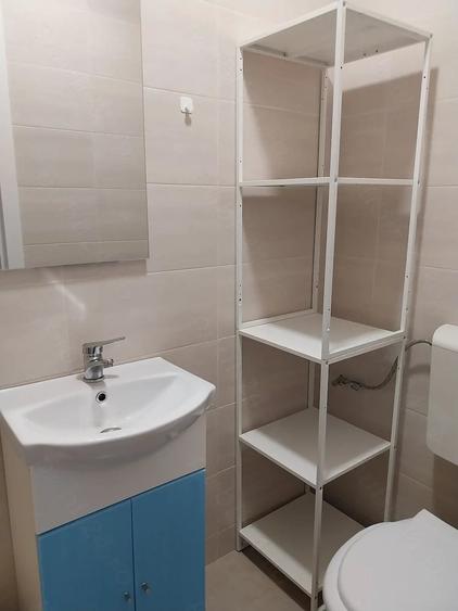 Apartament cu 3 camere decomandat în Florești