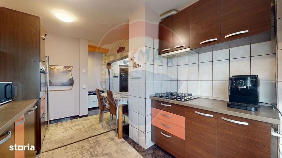 Apartament cu 3 camere decomandat în Triaj