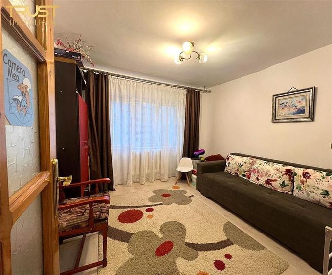Apartament cu 4 camere decomandat în Central