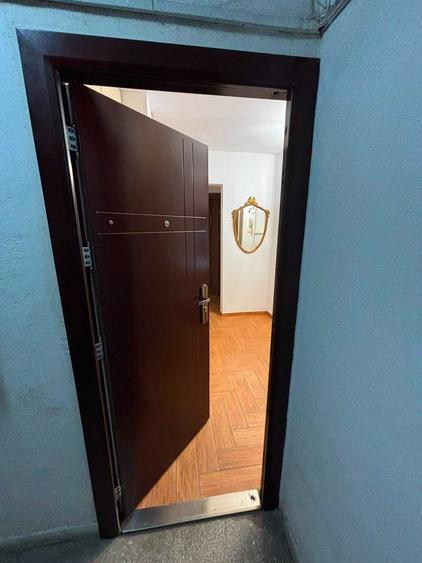 Apartament cu 2 camere decomandat în Craiovița Nouă