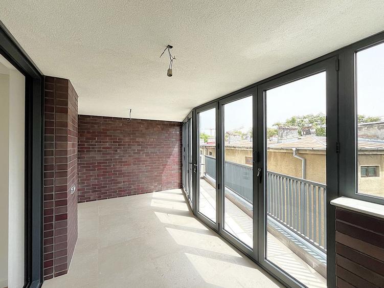 Apartament cu 4 camere decomandat în Dorobanți