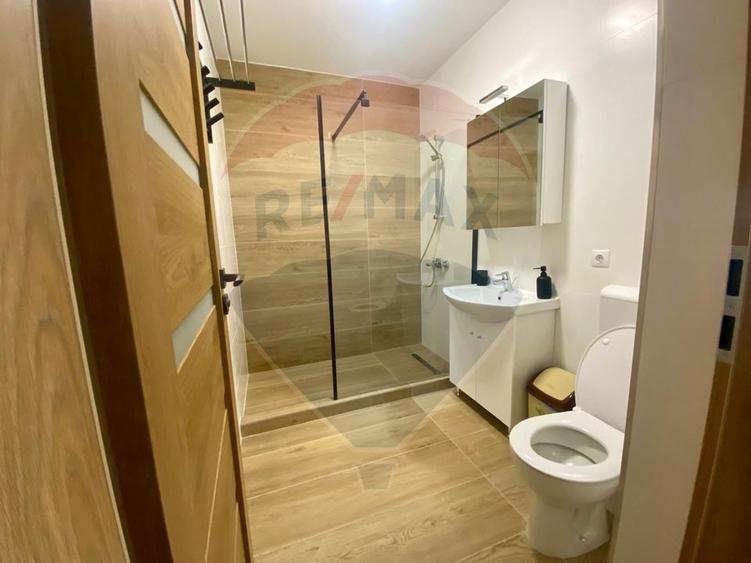 Apartament cu 2 camere, mobilat în Florești
