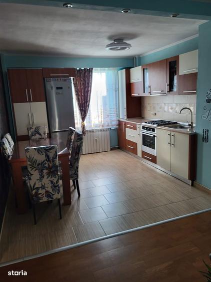 Apartament cu 3 camere decomandat în Rogerius
