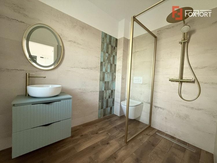 Duplex cu 5 camere cu Canalizare în Dumbrăvița