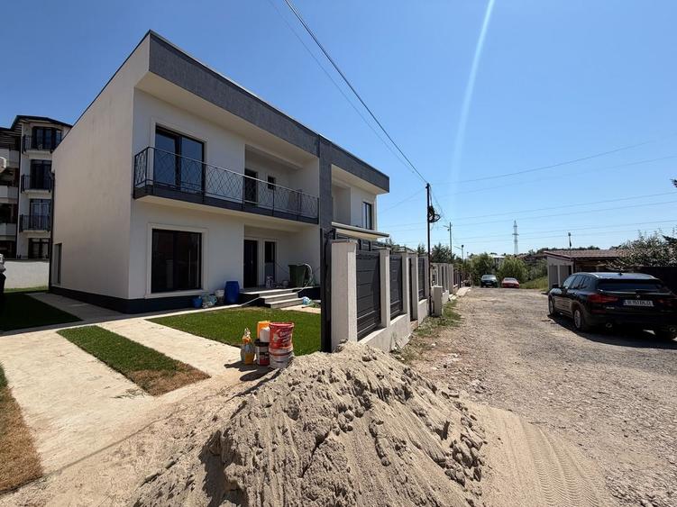 Casă individuală cu 4 camere cu Canalizare în Dobroești