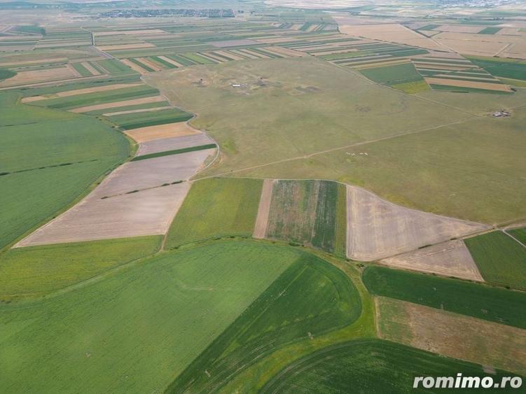 Teren de 9854700 mp, în Husasău de Tinca