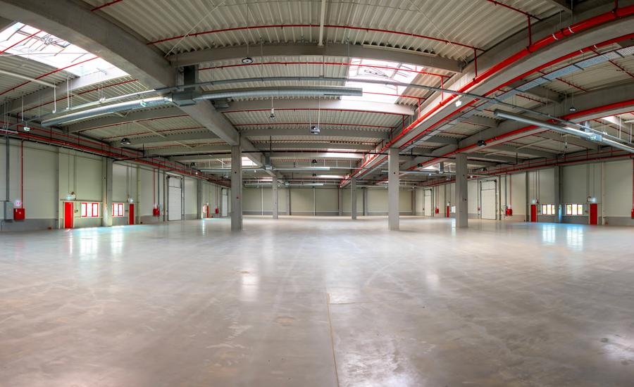Spațiu industrial, de 10,000 mp, în Exterior Sud