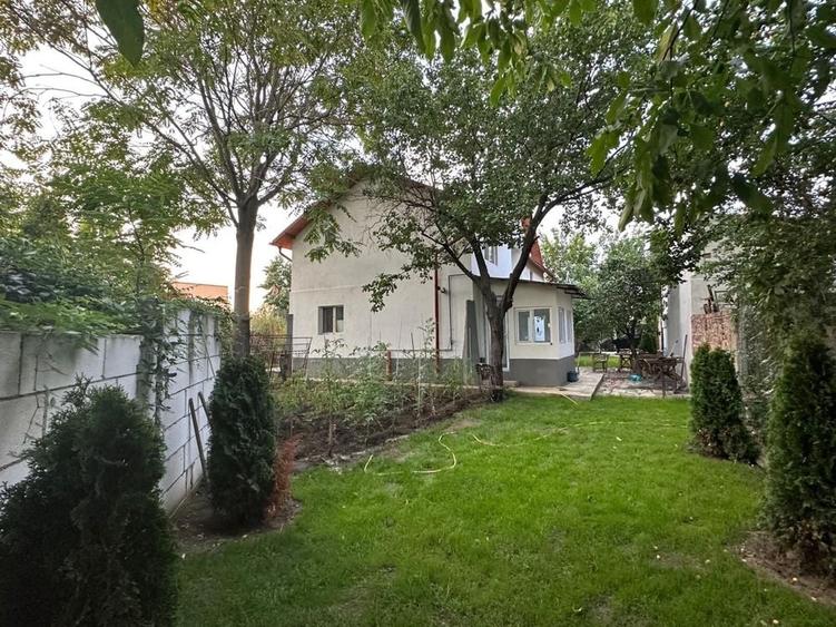 Casă cu 4 camere în Central