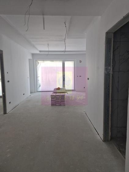 Apartament cu 2 camere decomandat în Pajura