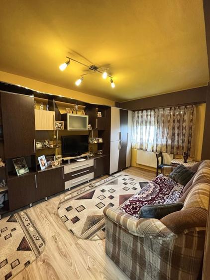 Vand Apartament 3 camere-Zona Garii - 4