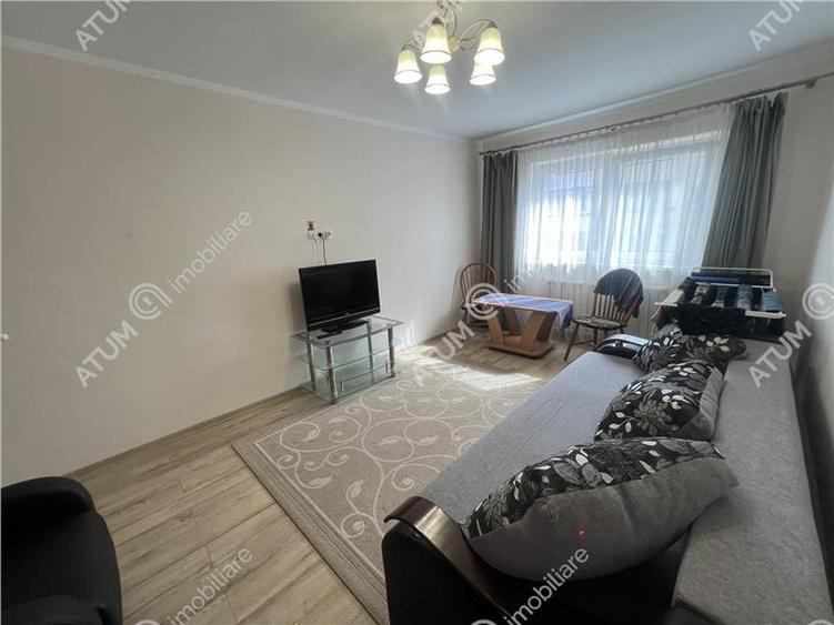 Apartament de 2 camere cu balcon si pivnita zona Valea Aurie - 1