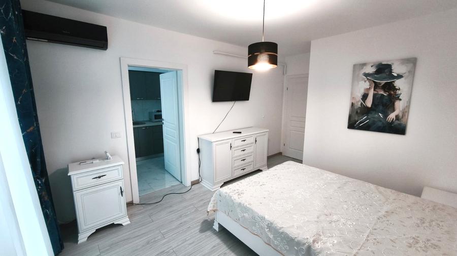 Apartament 1 camera mobilat, etaj 1, bloc NOU, statie autobuz CUG - VA - 3