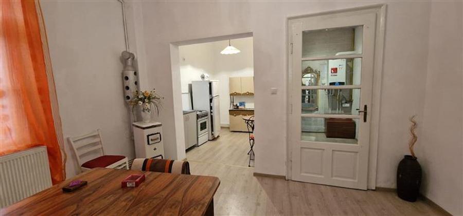 Chirie Resita  Apartament 90 mp. etj.1 la casa. - 1