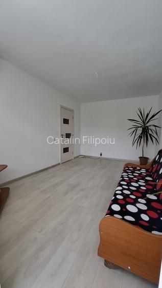 Apartament 3 camere, etaj intermediar, zona Vest