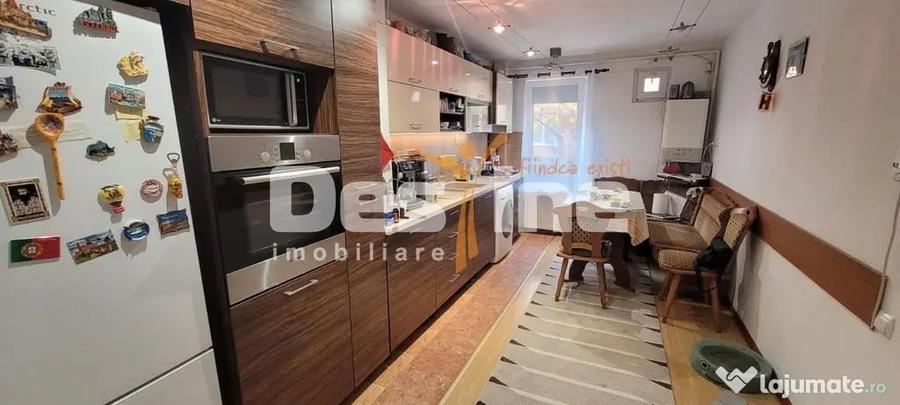 Apartament cu 3 camere decomandat în Craiter