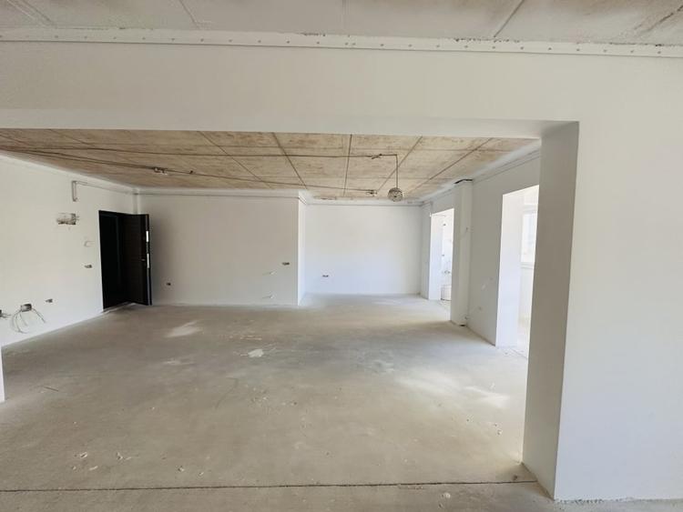 Spatiu comercial 81 mp, etaj 1/8 Tineretului-Chiajna, super vad - 1