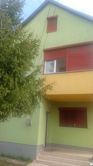 Inchiriere casa cu 3 camere si curte - 6