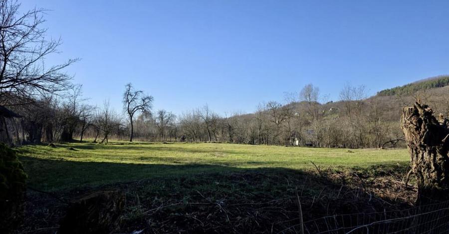 Teren 4.549 mp intravilan, la doar 8 minute de Valenii de M - 7