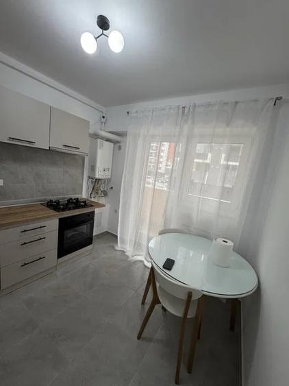 Apartament 2 camere, decomandat, 50 mp, balcon, centrala, Aparatorii Patriei - 4