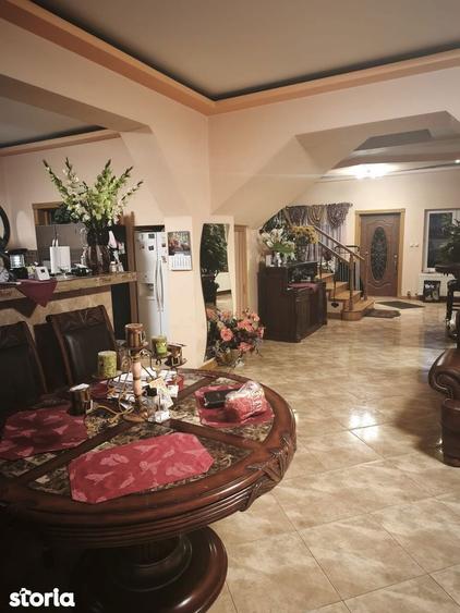 Casa impozanta in inimaSibiului,8camere ,saseasca,mobilier de colectie - 12