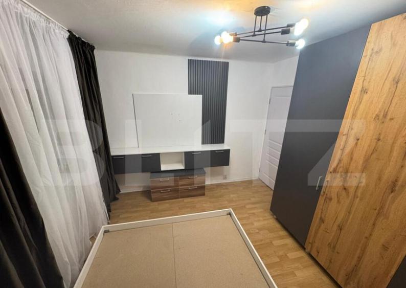 Apartament decomandat etajul 1, 52 mp, Rovine ,zona Parculet - 1