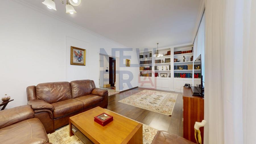 Casa de vanzare in zona Eminescu - acces strada privata - 1