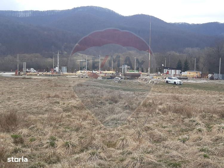 Teren 7,153mp Rasnov / Drumul DN 73A - 1