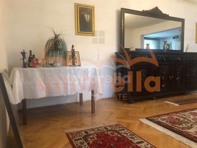 Casa de vanzare - zona centrala str. Paris - 17