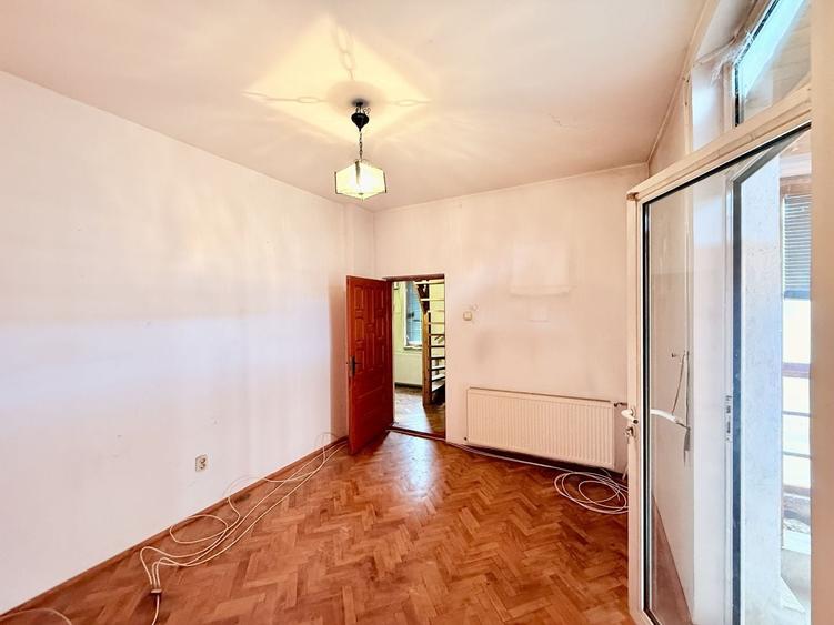 Vila 180 mp desfasurati cartier de case Belvedere Regie - 25