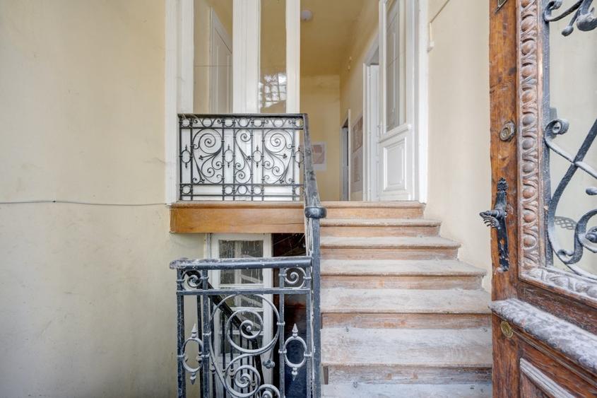 NOU pe Piata! Zona Armeneasca, str. Licurg nr.4. Casa-Vila, 7 camere.Teren 475mp - 8