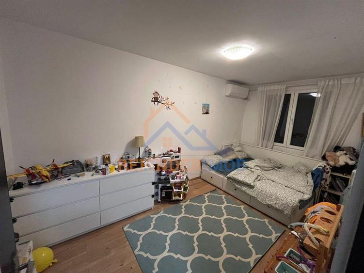 Apartament de vanzare cu 4 camere, zona Ozana - 9