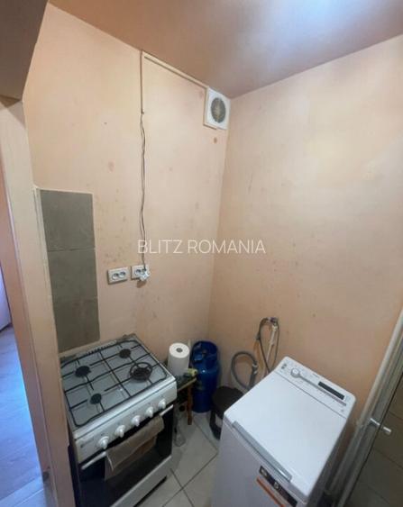 Camera de camin, de vanzare, 13,64 mp, zona Valea Rosie
