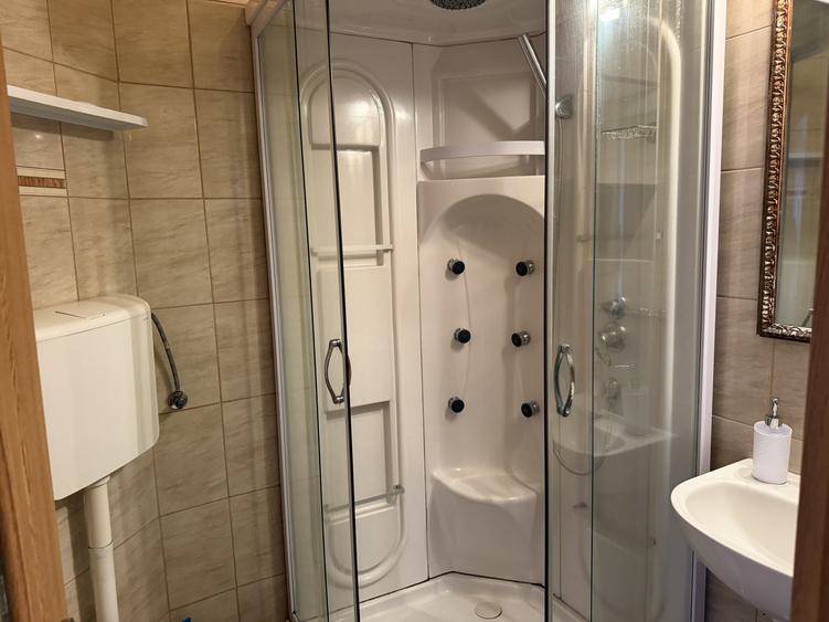 ap 4 camere mansarda spatios cedonia  doua baii - 10