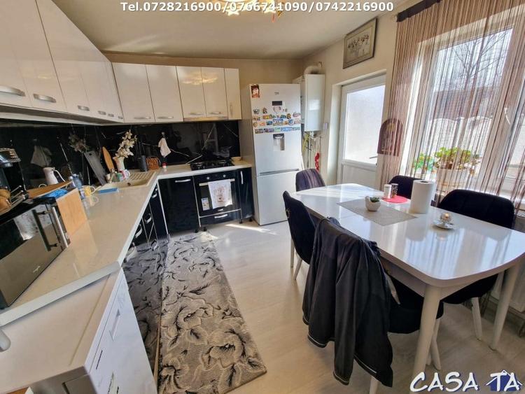 Casa P+1, situata in Curtisoara - 10