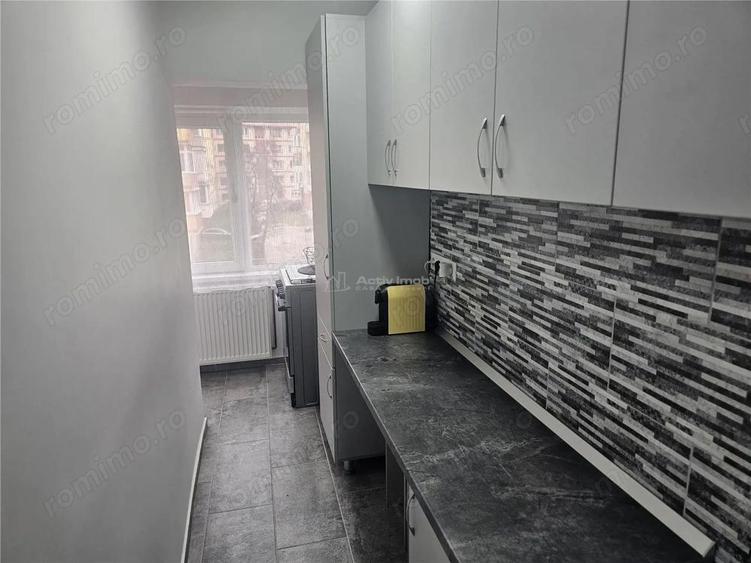 Resita, Garsoniera, Renovata, Mobilata+Utilata, Et. 2, Micro 4 - 4