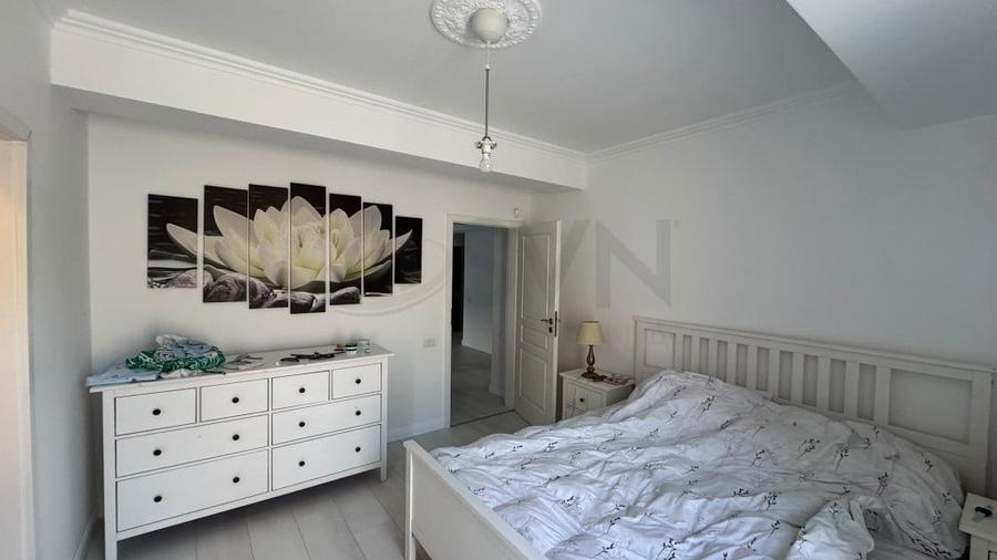 Apartament cu 3 camere decomandat în Aviației