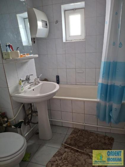 FAR, de vanzare 3 camere, decomandat, etaj 1, gaze - 8