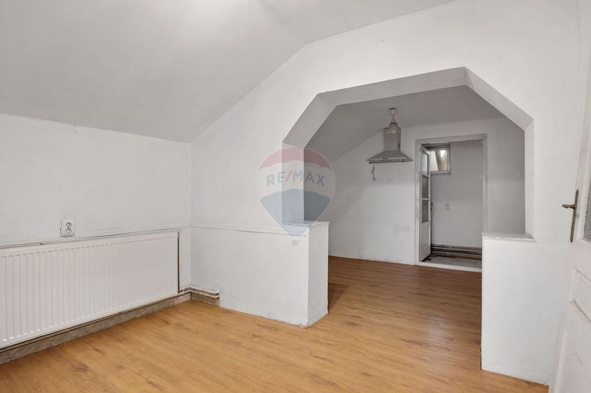 Casa si teren 2173 mp de vanzare in Tipar , la 12km de Chisineu Cris - 11