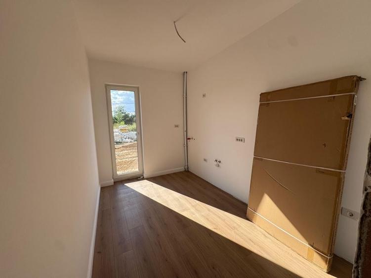 COMISION 0% | Apartament 3 Camere | Etaj 2 | 90 mp | Zona Plopi - 2