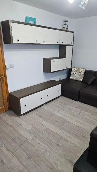 Persoană fizică ofer spre vânzare apartament cu 2camere situat  într-o zonă foar - 4