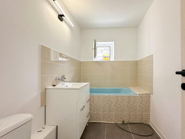 Lângă parc, renovat complet, gata să devină al tău. Totul nou! - 10