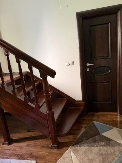 Casă individuală cu 5 camere cu Canalizare în Calea Moroieni