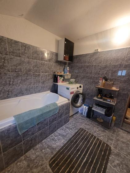 Valu lui Traian -casa 3 camere cu teren 300 mp -gaze la poarta -79900 Euro neg - 19