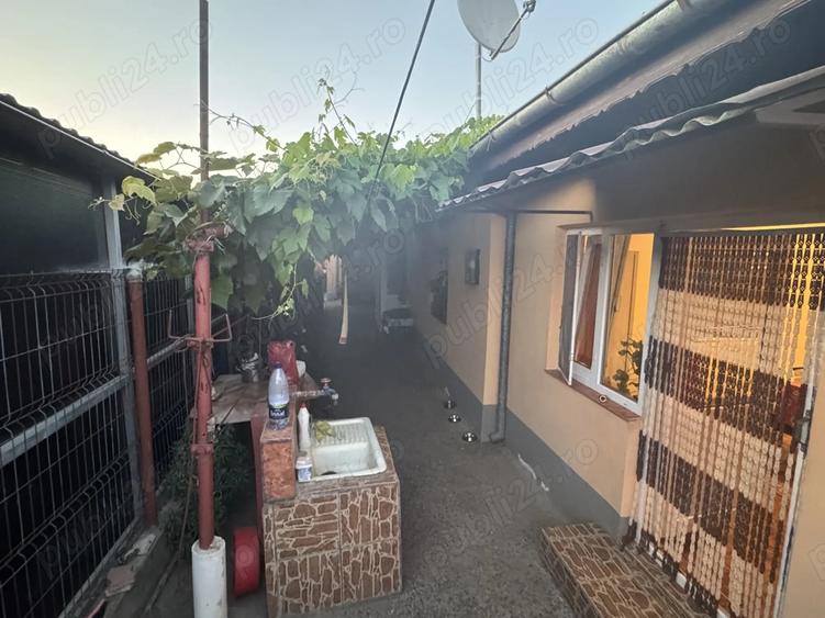 Casa batraneasca de vanzare in Navodari - 2