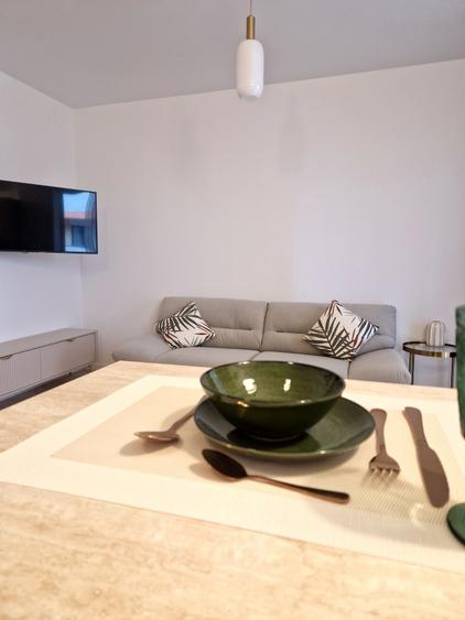 Recomand: - celor care sunt în cautare de confort deosebit-Aradului -109 Corner - 7