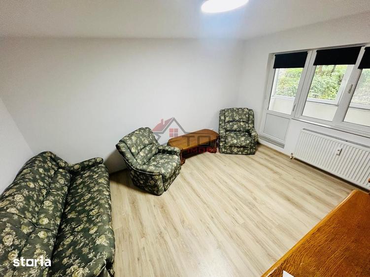 Apartament cu 2 camere decomandat în Podu Roș